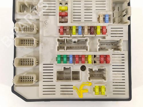 Used Fuse box Fuse box 8381606 8381606