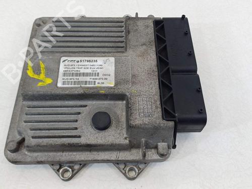 engine-control-unit-ecu-lancia-ypsilon-843_-2003-2004-2005-2006-2007-2008-2009-2010-2011-26558460 main image