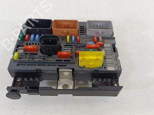Used Fuse box Fuse box 26566608 26566608