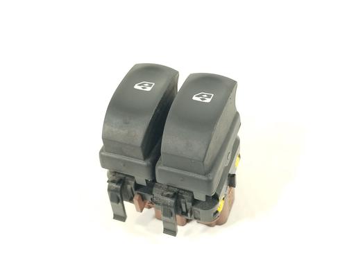 Used Left front window switch RENAULT CLIO III (BR0/1, CR0/1) 1.5 dCi (BR17, CR17) (86 hp) 31352761