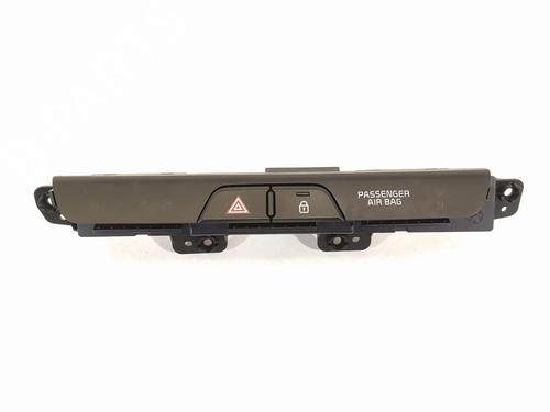 warning-switch-kia-stonic-yb-93790h8010-4d63611000-2017-11883597 main image
