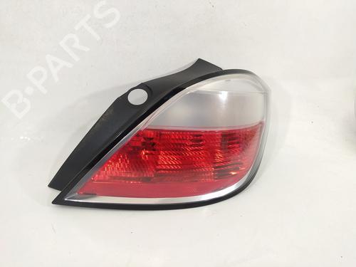 Used Right taillight OPEL ASTRA H (A04) [2004-2014]  12253905