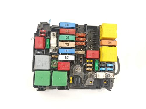 Used Fuse box Fuse box 13358641 13358641