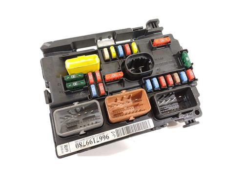 Used Fuse box Fuse box 22339849 22339849