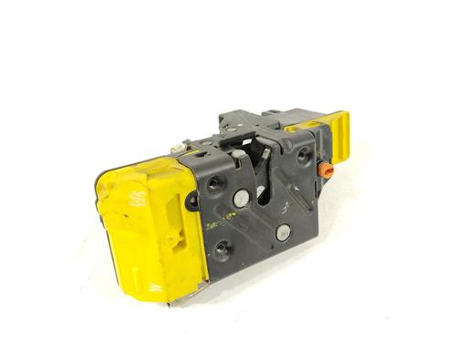 Używane Zamek drzwi tylnych lewych VOLVO XC90 I (275) D5 AWD (163 hp) 31753028