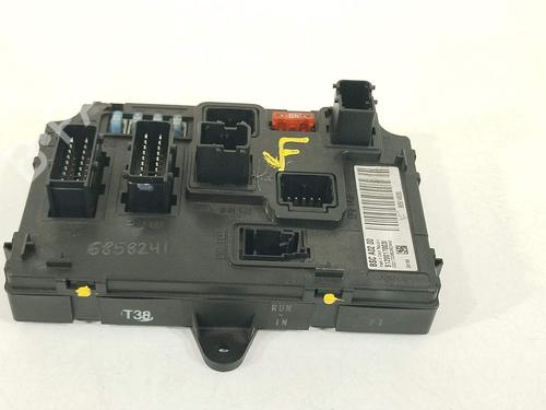 Used Fuse box Fuse box 38411397 38411397