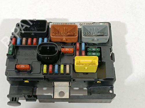 Used Fuse box Fuse box 35728529 35728529