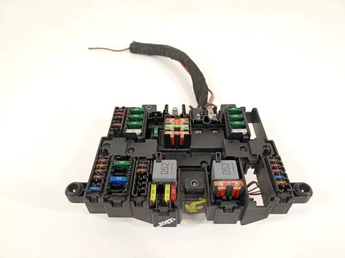 Used Fuse box Fuse box 17664442 17664442