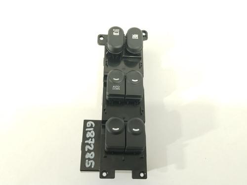 Used Left front window switch HYUNDAI i30 (FD) [2007-2012]  19303792
