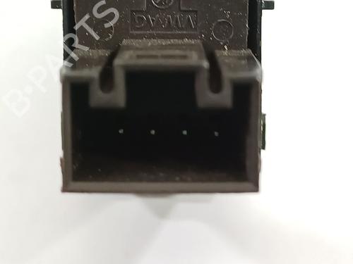 Right rear window switch SKODA FABIA III (NJ3) 1.0 TSI | BP22177671I28 
