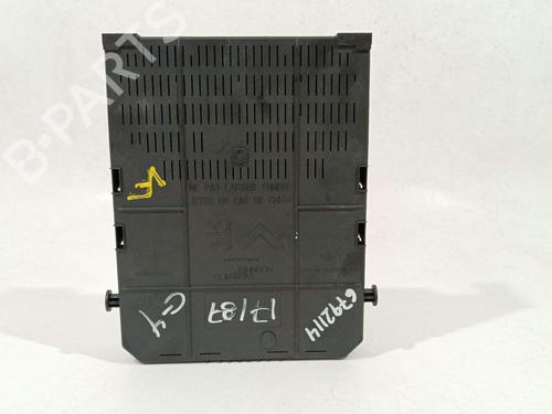 Used Fuse box Fuse box 35728530 35728530