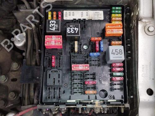 Used Fuse box Fuse box 39147504 39147504