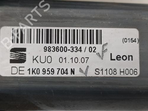 Right rear window motor SEAT LEON (1P1)  | BP8525270E22 