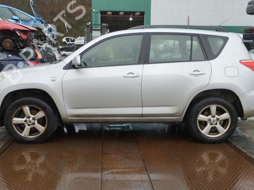 Brugte TOYOTA RAV 4 III (_A3_)  2.2 D 4WD (ALA30_, ALA30R)  4530623