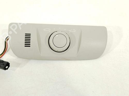 switch-renault-megane-iii-hatchback-bz01_-b3_-2008-37173146 main image