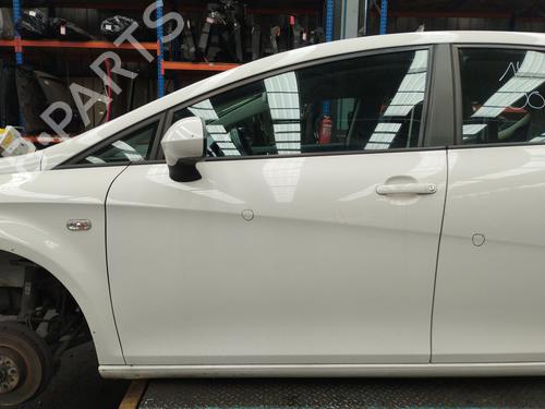 Used Left front door SEAT LEON (1P1) 1.6 TDI (105 hp) 30617337