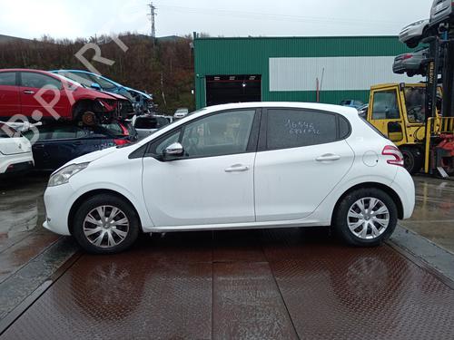 Brugte PEUGEOT 208 I (CA_, CC_)  1.2 VTI 82  4530625