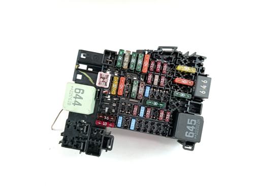 Used Fuse box Fuse box 19697715 19697715