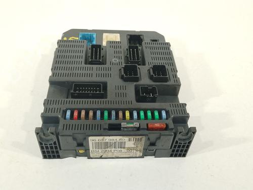 Used Fuse box Fuse box 38563932 38563932