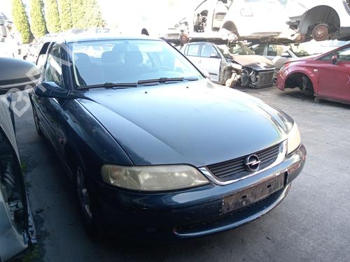 Injection rail OPEL VECTRA B Hatchback (J96) 1.8 i 16V (F68) | BP32232668M98