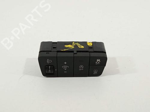 switch-kia-rio-iv-yb-sc-fb-2017-29354878 main image