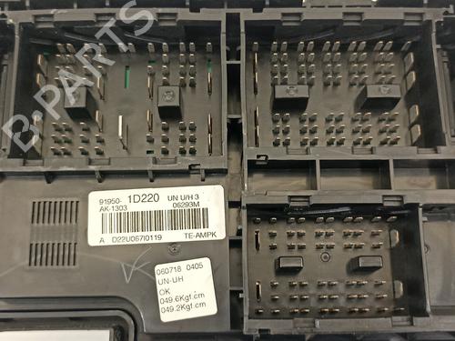 Fuse box KIA CARENS II MPV (FJ)  | BP13358627E1 