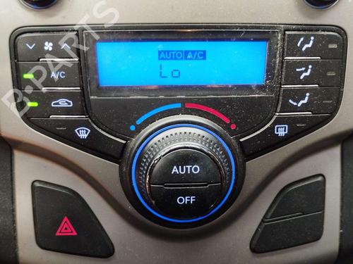 climate-control-hyundai-i30-fd-2007-2008-2009-2010-2011-2012-37175399 main image