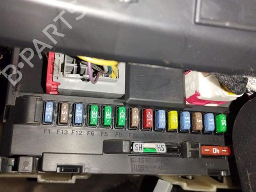 Used Fuse box Fuse box 36696304 36696304