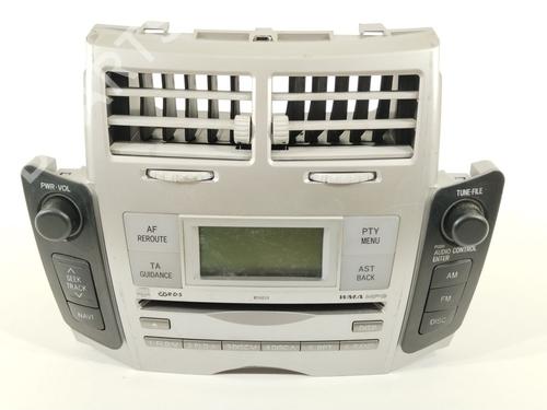 Bilradio TOYOTA YARIS (_P9_) 1.3 VVT-i (SCP90_, SCP90R) (87 hp) 17004058