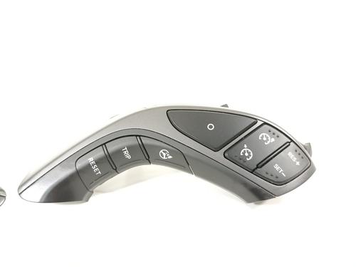 Steering wheel controls HYUNDAI i30 (GD)  | BP17449679E15 