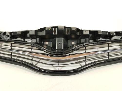Used Grille TOYOTA YARIS (_P13_) 1.4 D (NLP130_, NLP130) (90 hp) 28143819