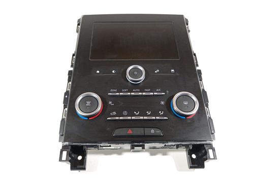 display-monitor-renault-megane-iv-hatchback-b9amn_-2015-23566748 main image