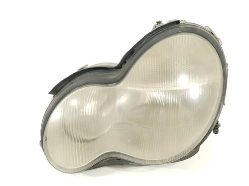 Used Left headlight MERCEDES-BENZ C-CLASS (W203) C 220 CDI (203.006, 203.008) (143 hp) 26690144