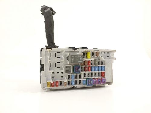 Used Fuse box Fuse box 17490910 17490910
