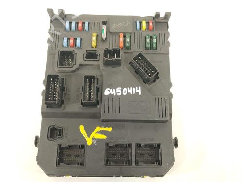 Used Fuse box Fuse box 26885022 26885022