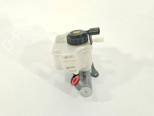 brake-master-cylinder-vw-golf-vi-5k1-2008-2009-2010-2011-2012-2013-2014-37444516 main image