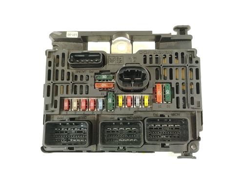 Used Fuse box PEUGEOT 407 (6D_) 2.0 (6DRFNB, 6DRFNE) (136 hp) 32852704
