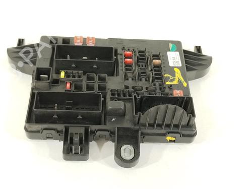 Used Fuse box Fuse box 37028346 37028346