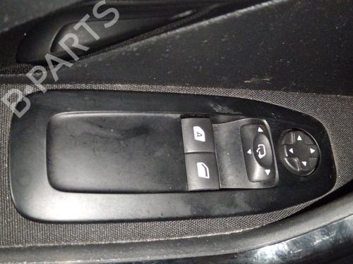 Used Left front window switch Left front window switch PEUGEOT 208 I (CA_, CC_) 1.2 VTI 82 (82 hp) 35951928 35951928
