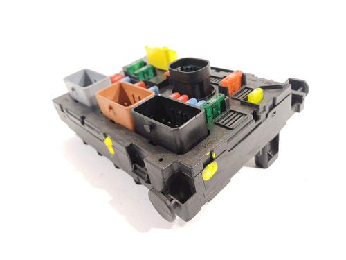Used Fuse box Fuse box 21787613 21787613