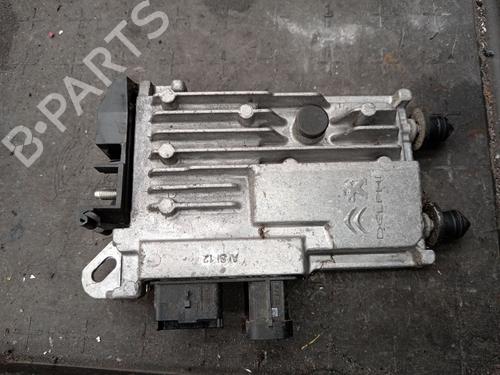 Used Electronic module Electronic module PEUGEOT 308 II (LB_, LP_, LW_, LH_, L3_) 1.2 THP 110 (110 hp) 35765222 35765222