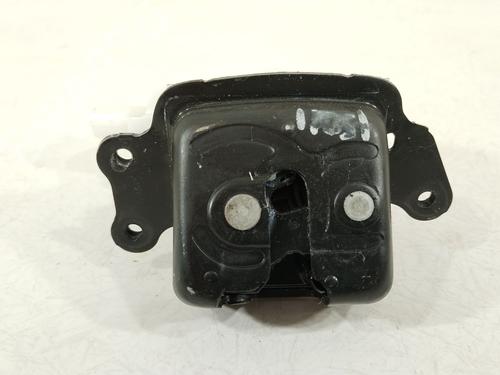 Used Tailgate lock Tailgate lock TOYOTA YARIS (_P21_, _PA1_, _PH1_) 1.5 (MXPA11) (125 hp) 32702734 32702734