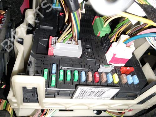 Used Fuse box Fuse box 36235495 36235495