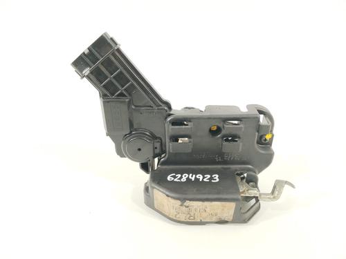 Used Rear left lock Rear left lock KIA CARENS II MPV (FJ) [2002-2013] 26386141 26386141