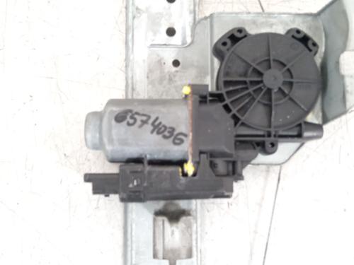 Lève-vitre arrière gauche RENAULT MEGANE II (BM0/1_, CM0/1_) 1.5 dCi (BM1E, CM1E) | BP29969332C24