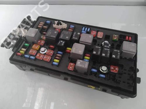 Used Fuse box Fuse box 5858541 5858541