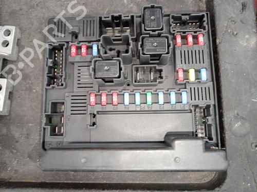 Caixa de fusíveis Caixa de fusíveis NISSAN QASHQAI I (J10, NJ10) 1.5 dCi (110 hp) 36453351 36453351
