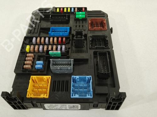 Used Fuse box Fuse box PEUGEOT TRAVELLER Bus (V_) 2.0 BlueHDi 145 (144 hp) 33337578 33337578