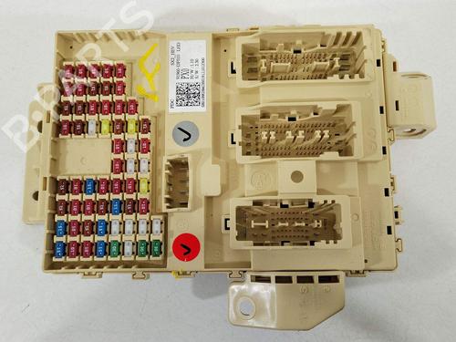 Used Fuse box Fuse box 33294835 33294835