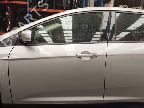 Used Left front door FORD FOCUS III 1.6 TDCi (115 hp) 32498305